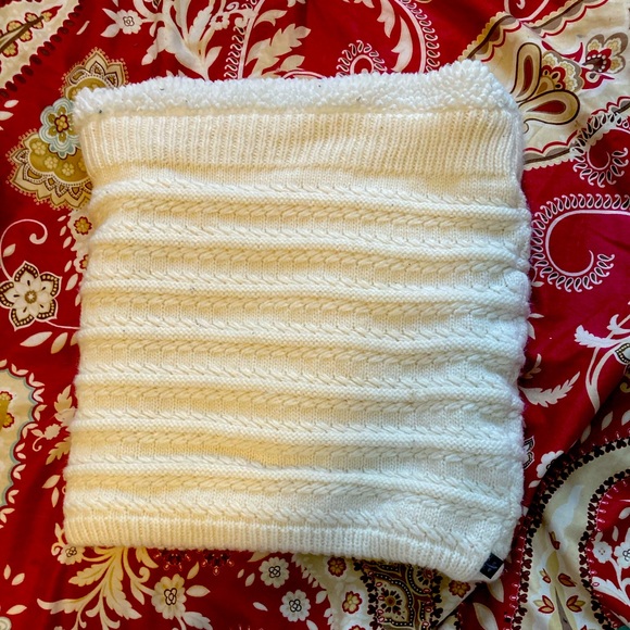 Scarf - Picture 1 of 2